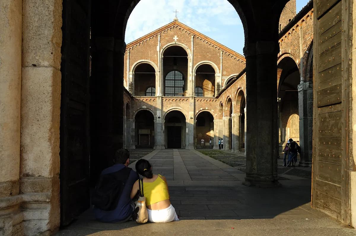 Basilica Di Sant'ambrogio Visitor Guide Travel Guide