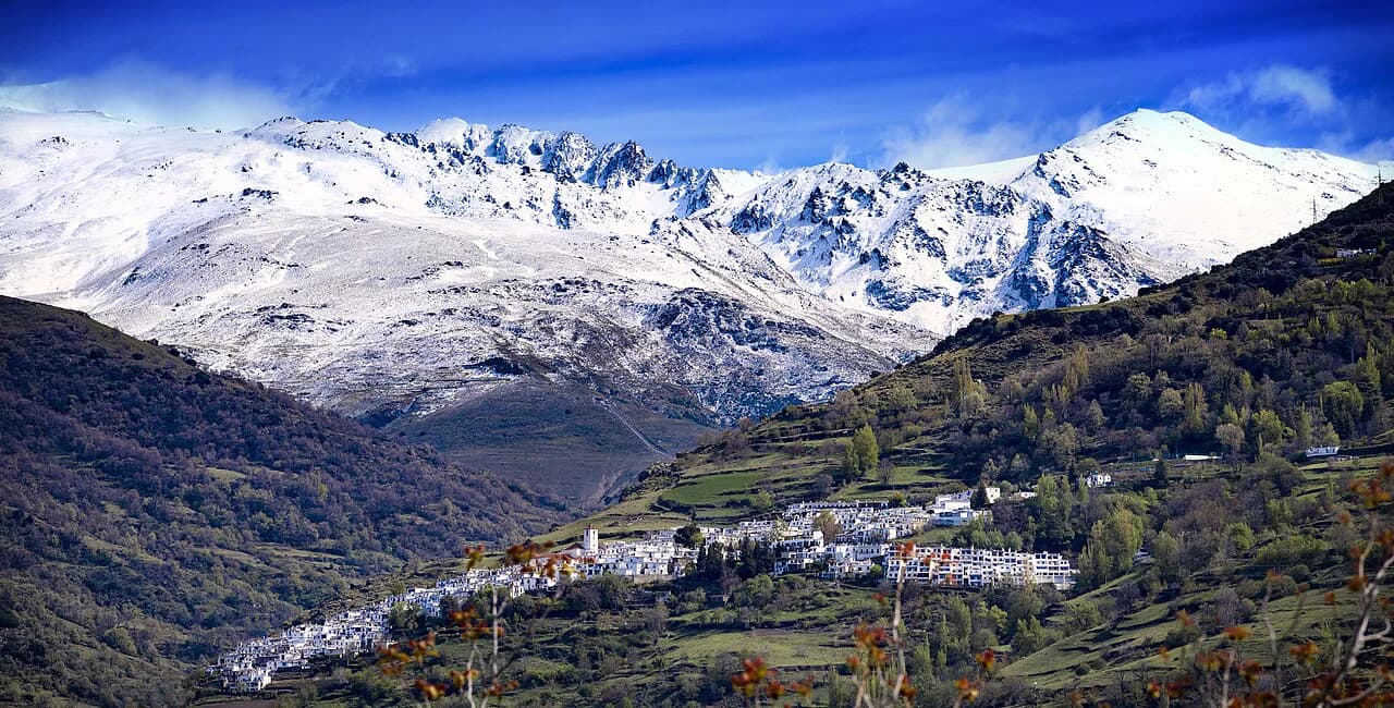4 Best Day Trips From Granada: Beaches, Mountains and Cave Villages