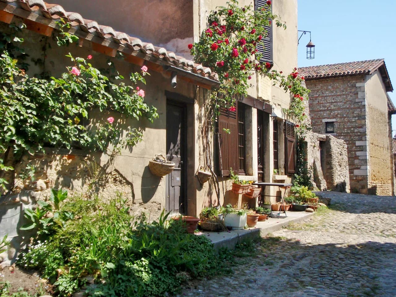 12 Best Day Trips From Lyon: A Local Logistics Guide