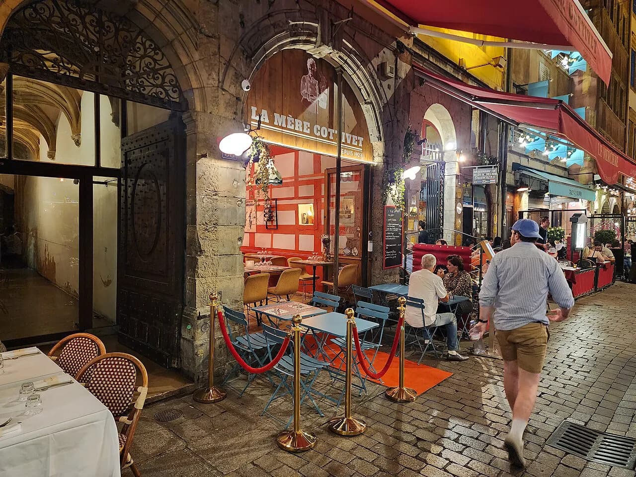 7 Best Local Restaurants in Lyon (2026): Bouchons, Markets & Modern Tables