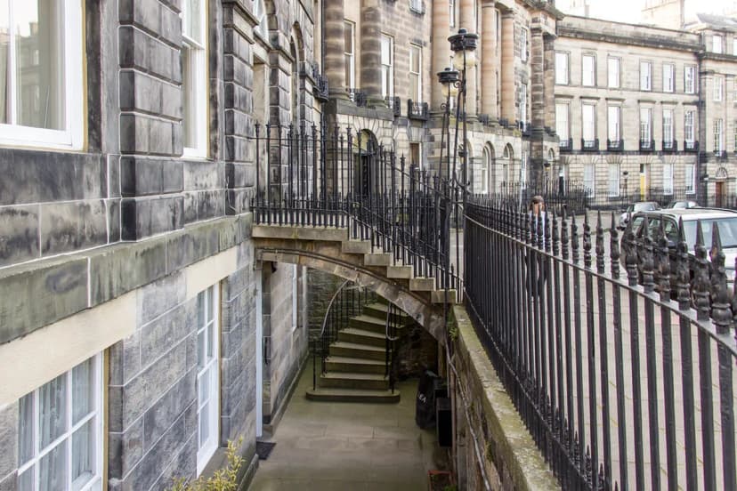 Best Time to Visit Edinburgh: 2026 Season Guide
