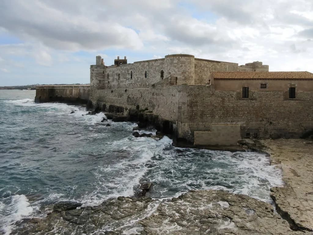 Castello Maniace Syracuse: Visitor Guide to Ortigia's Sea Fortress