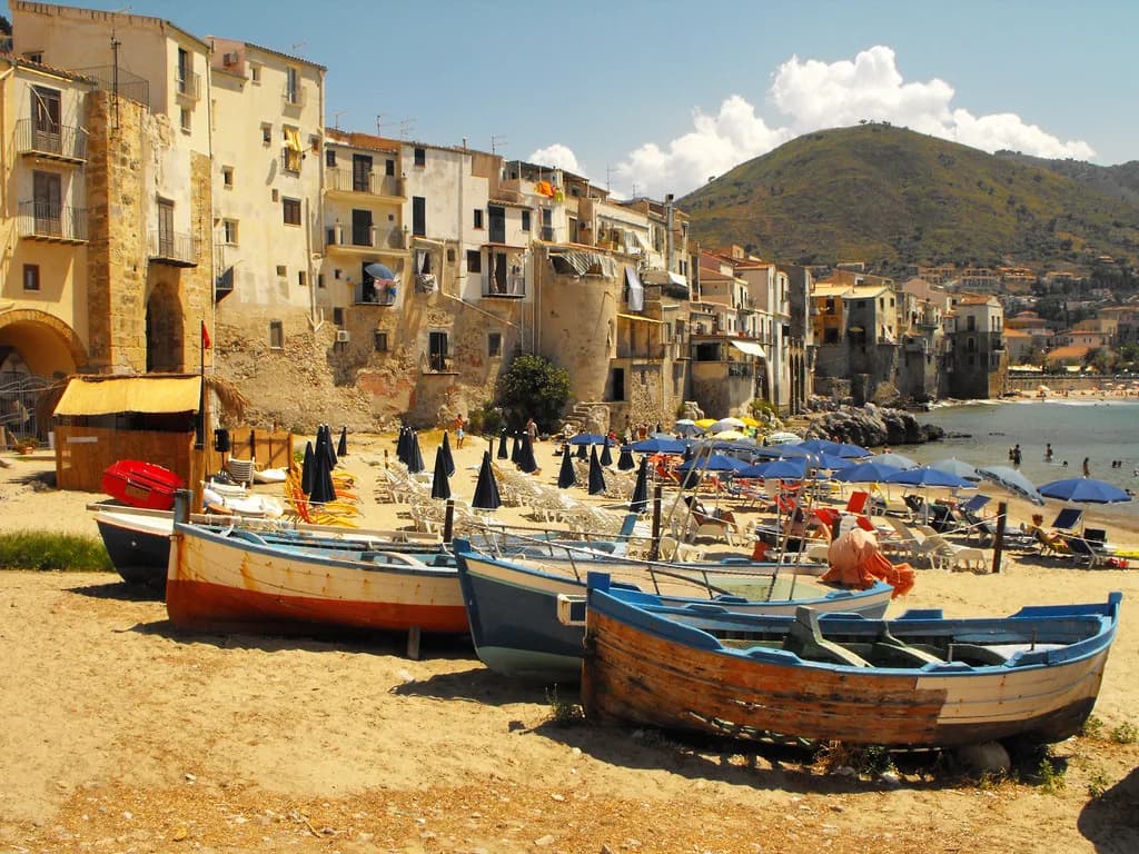 Cefalù Lungomare Beach Guide: Free Sand, Lidos and the Old-Town View