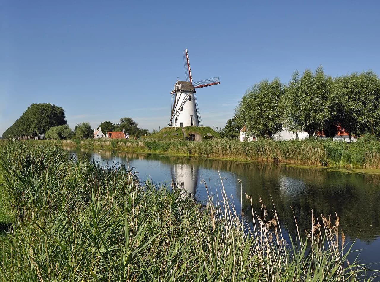 Damme Day Trip from Bruges: Cycling, Boat & Walking Guide (2026)