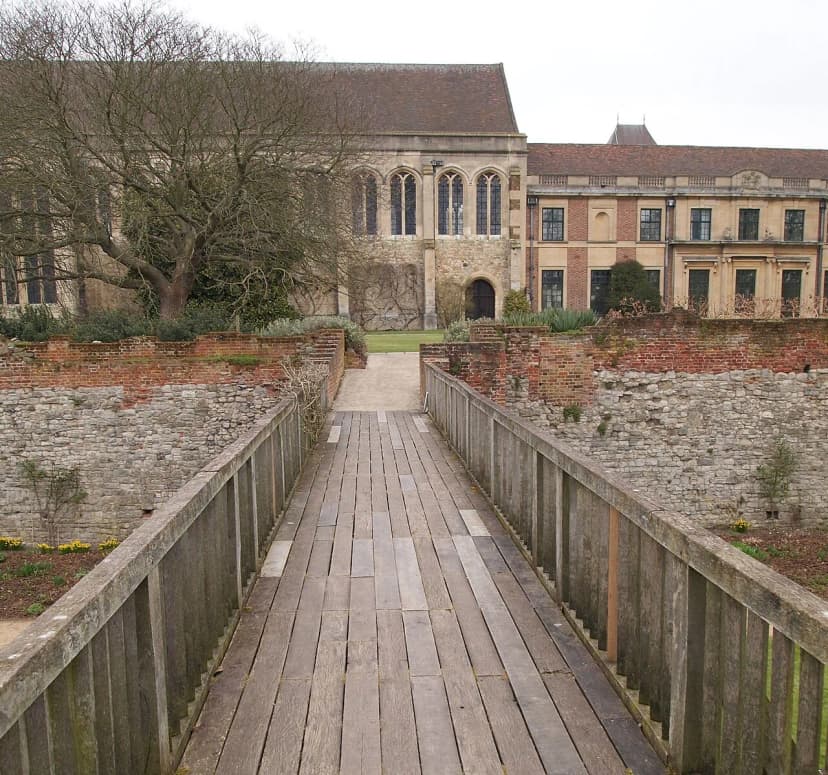 Eltham Palace Visitor Guide: Tickets, Art Deco Interiors & History