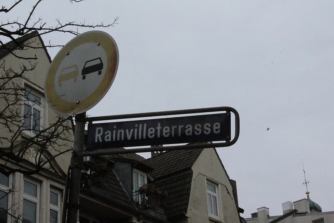 Hamburg Neighborhoods Guide: Where to Stay, Live, and Explore in 2026