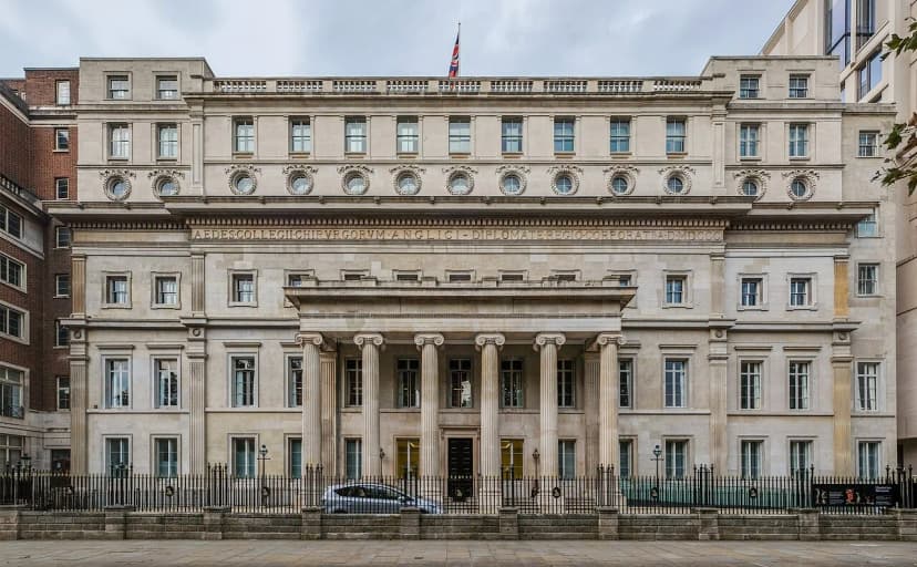 Hunterian Museum Visitor Guide: Free Entry, Specimens & History