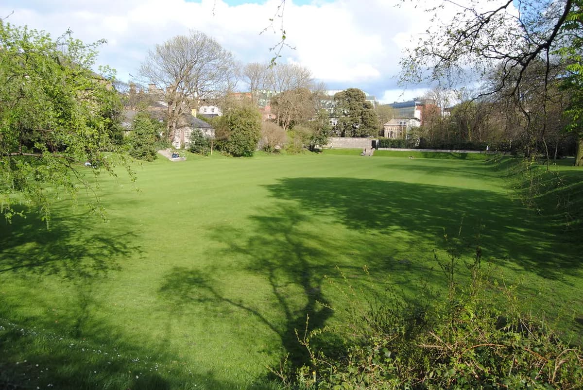 Iveagh Gardens: Dublin's Secret Garden Guide 2026