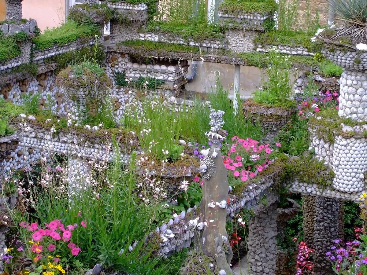 Jardin Rosa Mir, Lyon: Visiting the Secret Shell Garden of Croix-Rousse