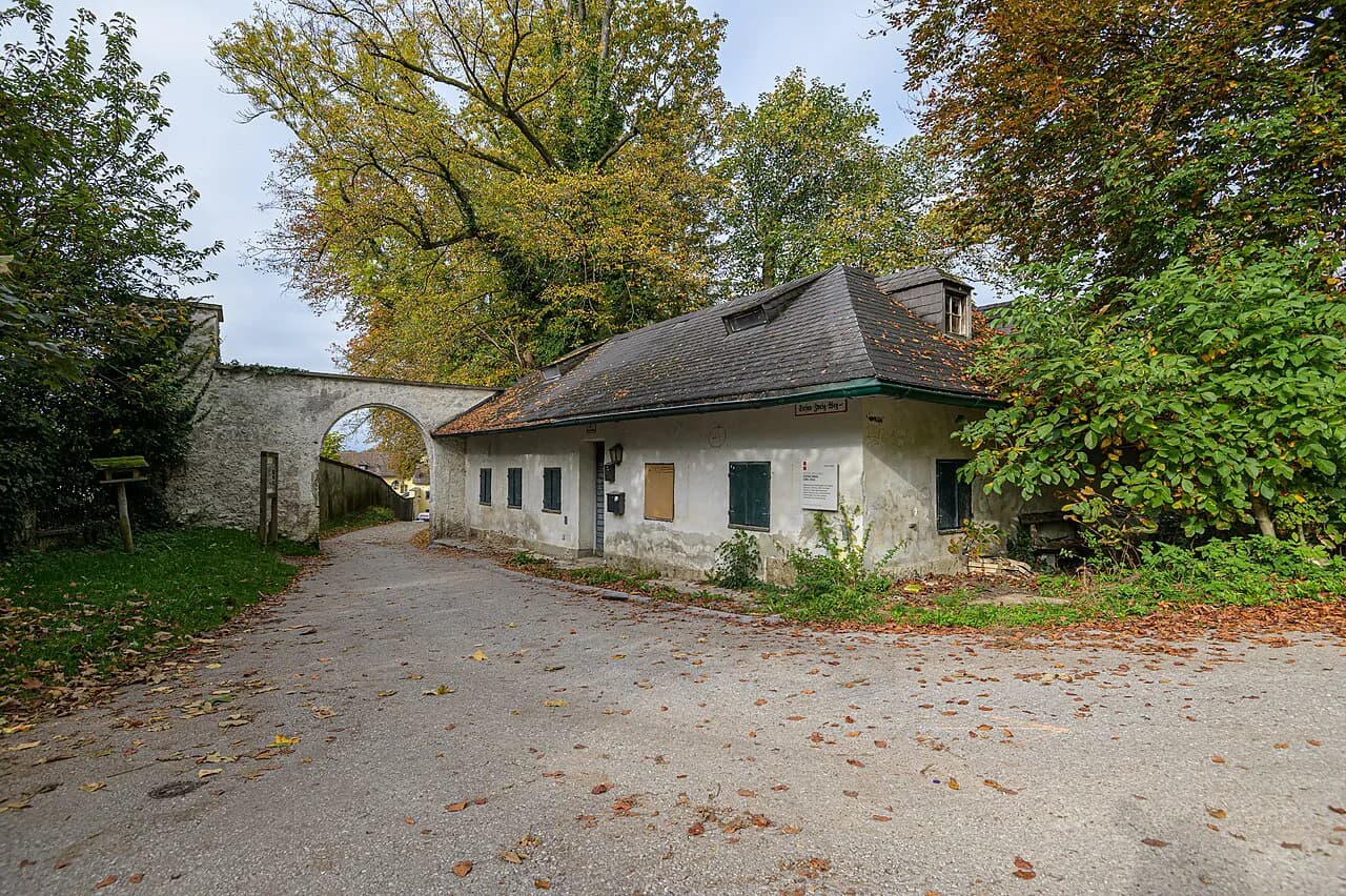 Kapuzinerberg, Salzburg: Routes, History, and What to See