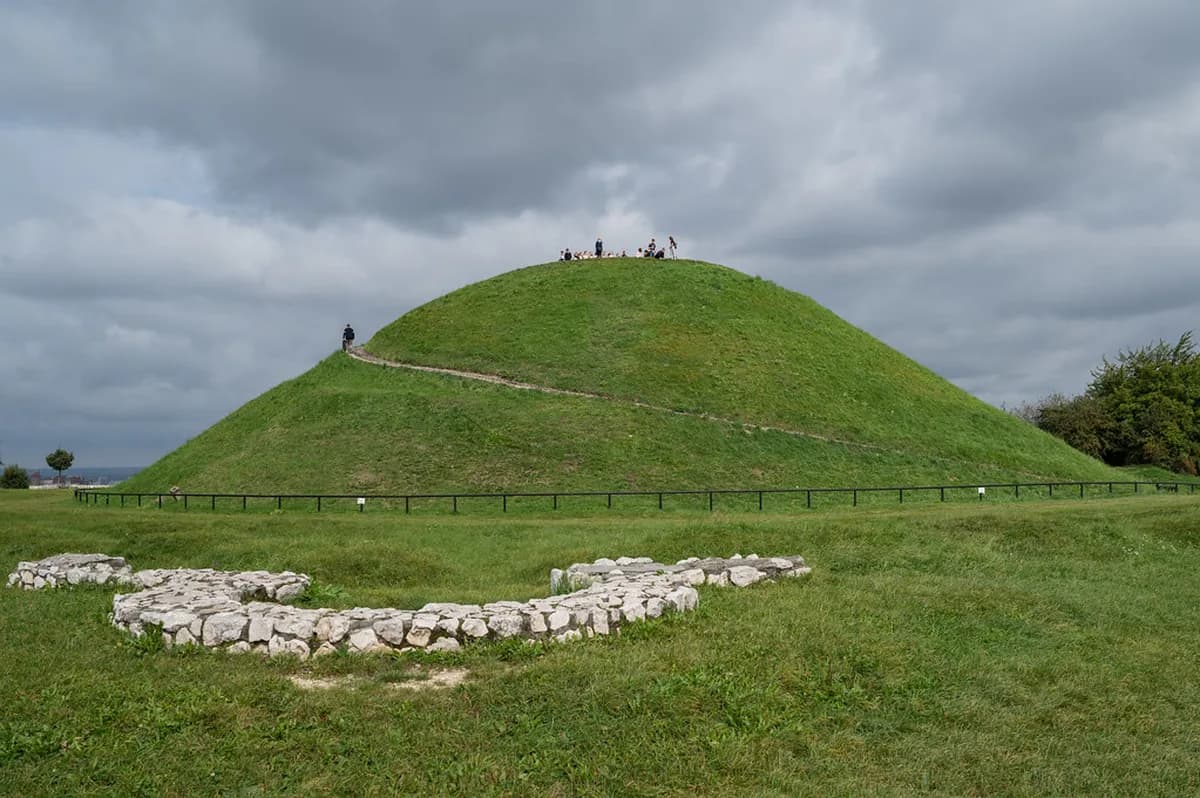 Krakus Mound Krakow Travel Guide