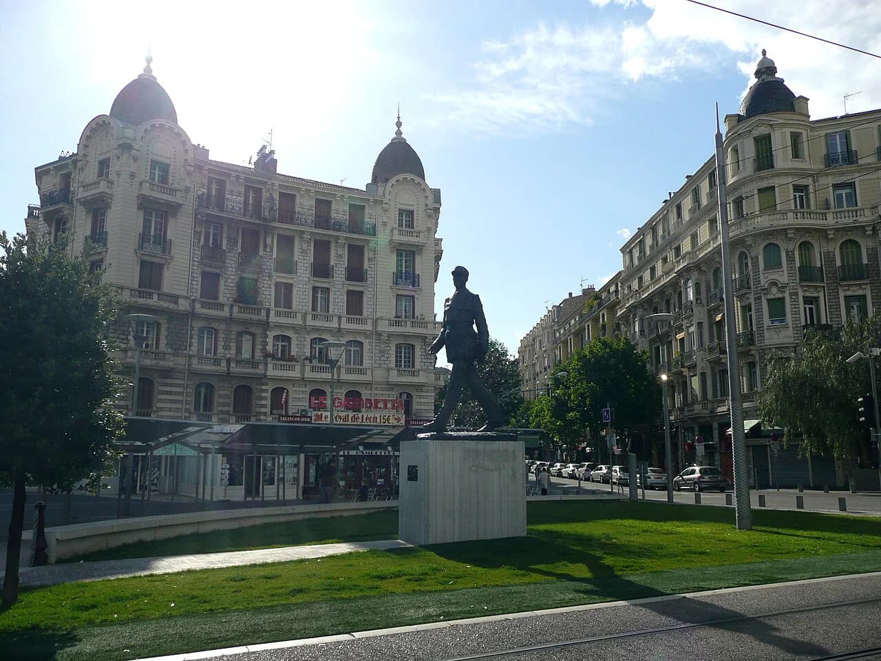 Libération Nice Guide: Market Days, Gare du Sud, and Tram Directions