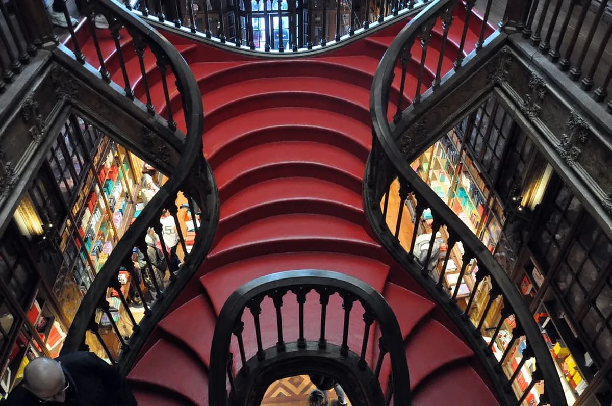 Livraria Lello Porto Travel Guide