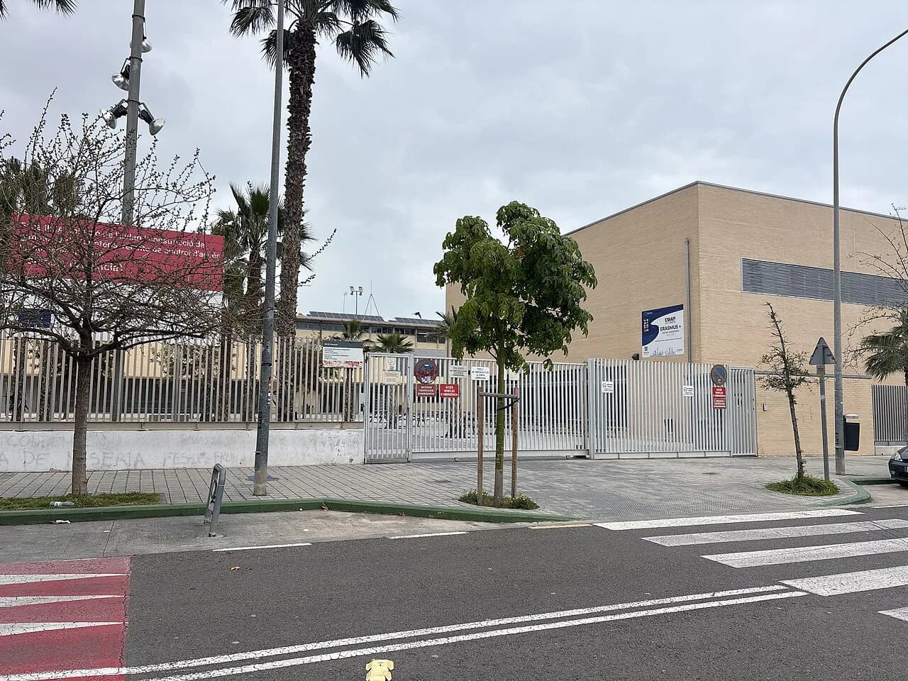 Off the Beaten Path in Valencia: Local Neighborhoods and Hidden Spots