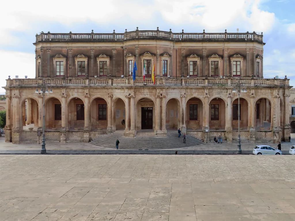Palazzo Ducezio Noto: Visitor Guide to the Town Hall