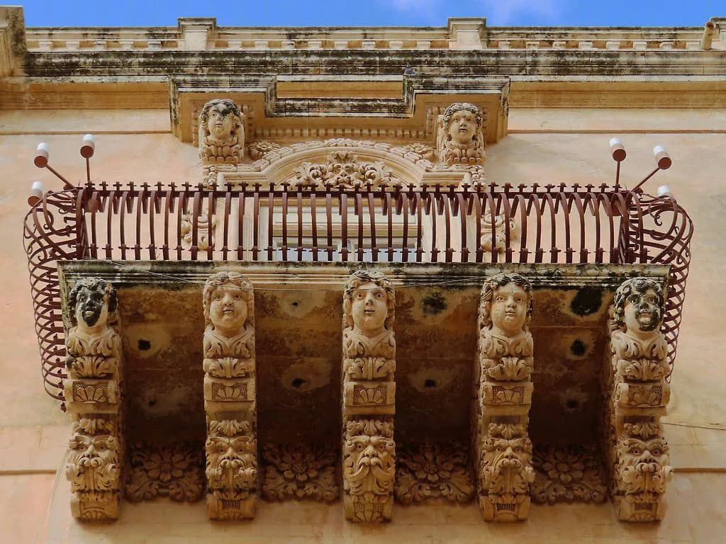 Palazzo Nicolaci Noto Guide: Balconies, Rooms and Infiorata