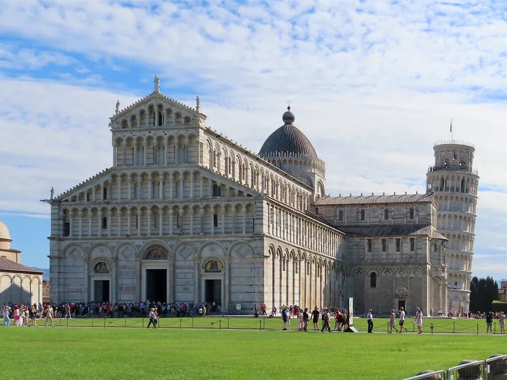 Pisa Churches Guide: Romanesque and Gothic Highlights
