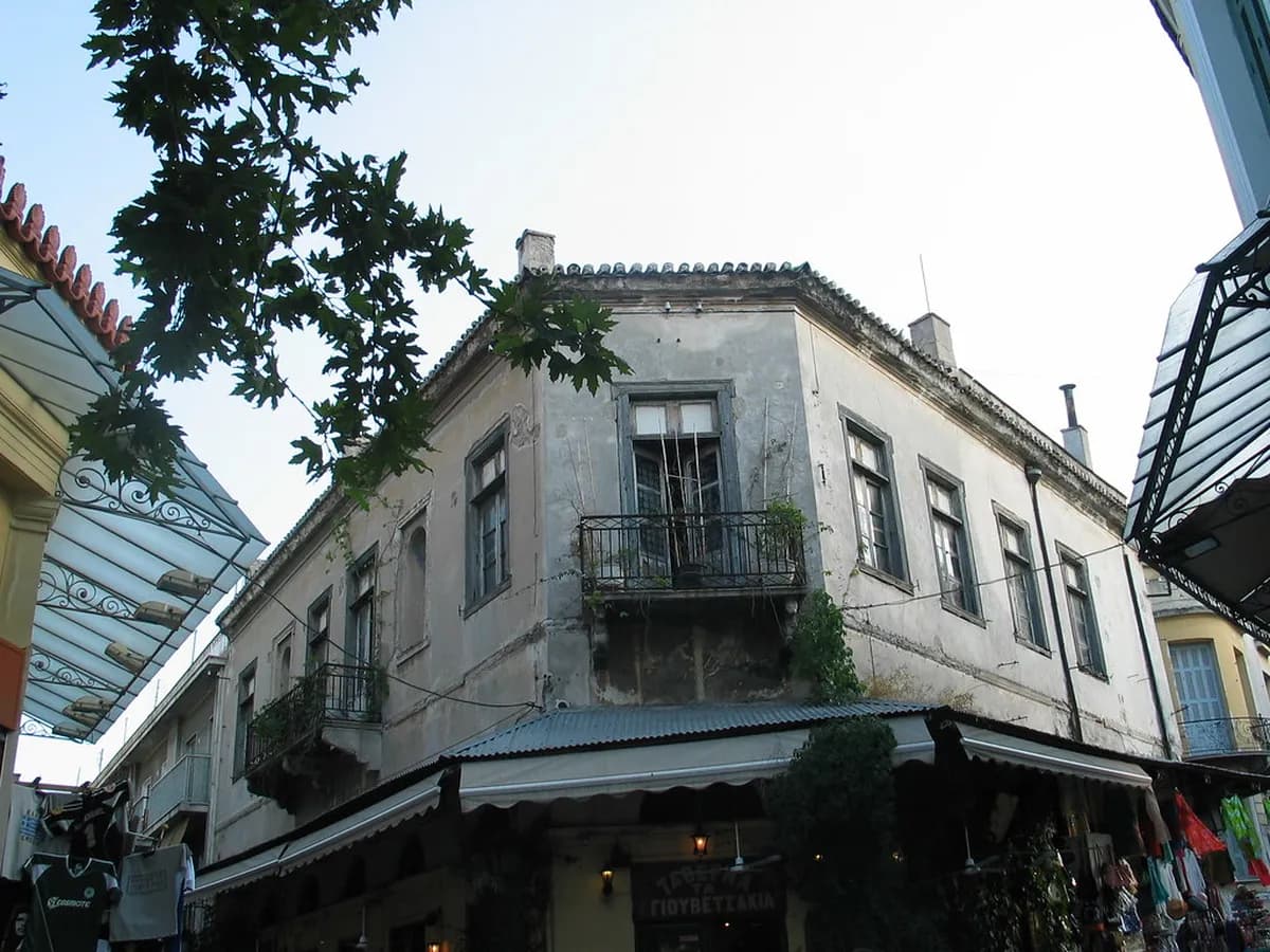 Plaka Athens Travel Guide: 7 Essential Things to Do & See