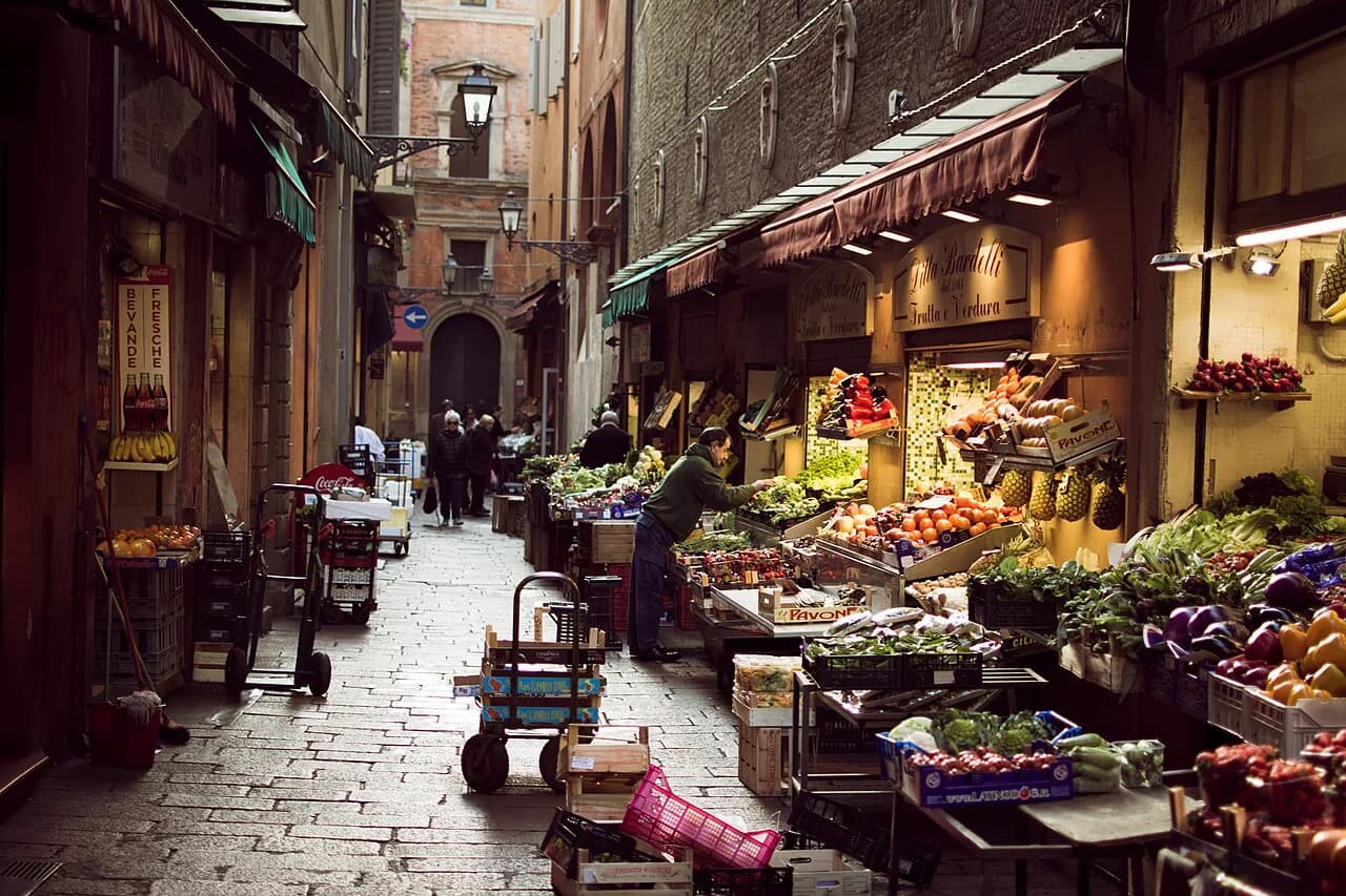 Quadrilatero Bologna: A Practical Guide to the Medieval Market Quarter
