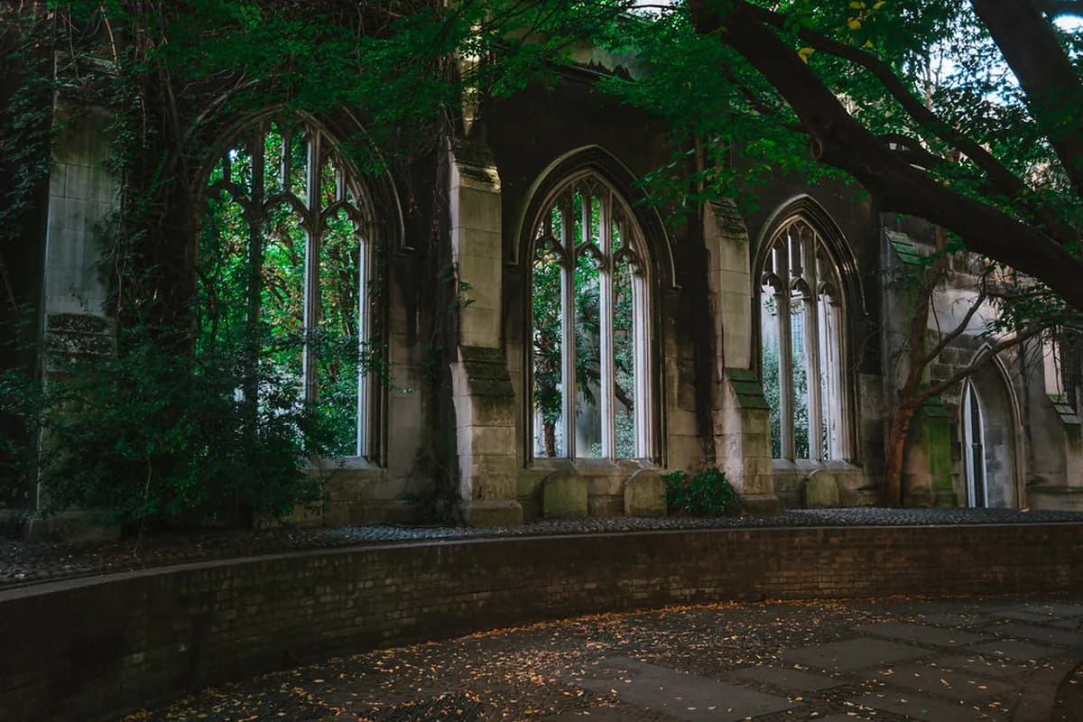 14 Secret Photography Spots in London (2024 Guide)