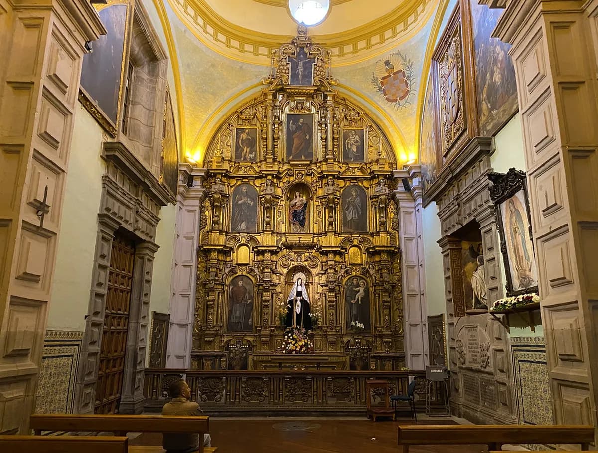 Seville Old Town Travel Guide: Exploring Casco Viejo & Santa Cruz