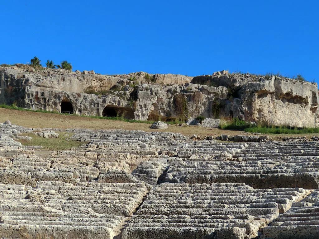 Neapolis Syracuse Guide: Archaeological District & Local Life