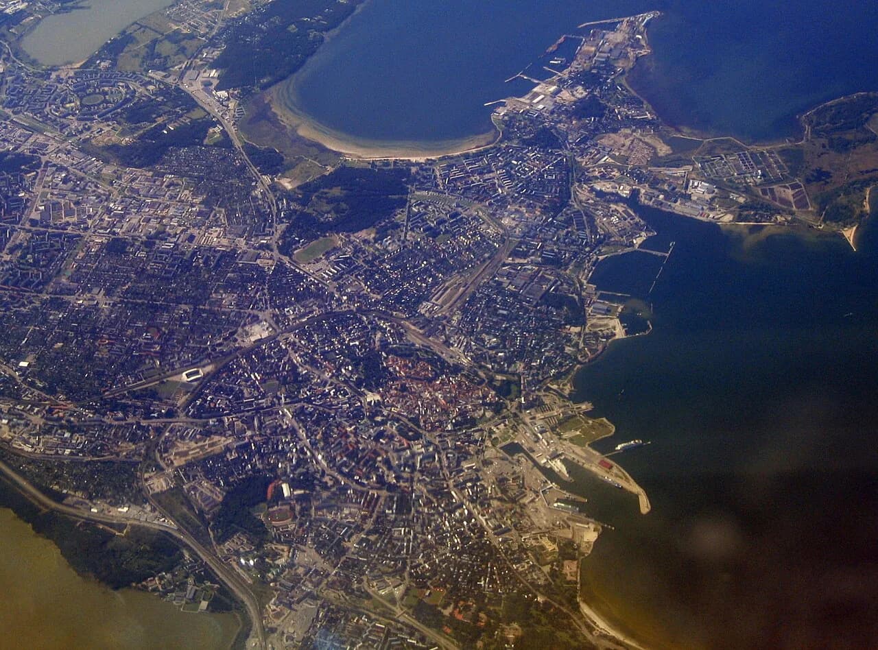 Tallinn Neighborhoods Guide: Where to Stay, Eat, and Explore in 2026