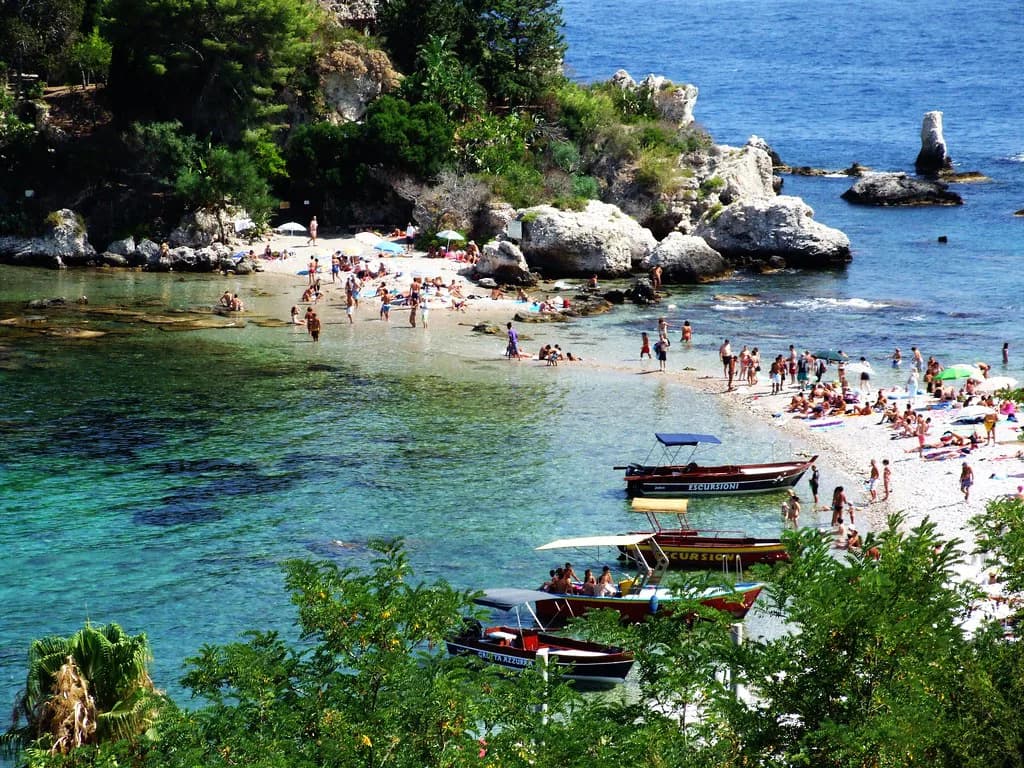 Taormina Neighbourhoods: Where to Stay for Old Town or Beach