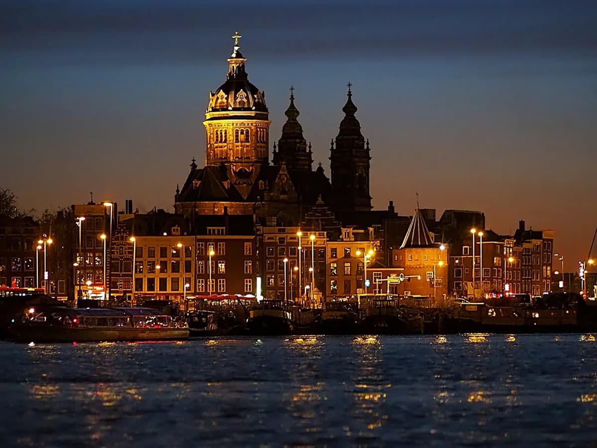 15 Best Things to Do in Amsterdam at Night (2026)