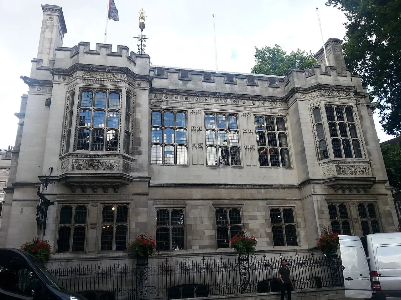Two Temple Place Visitor Guide: Free Exhibition, Opening Times & History