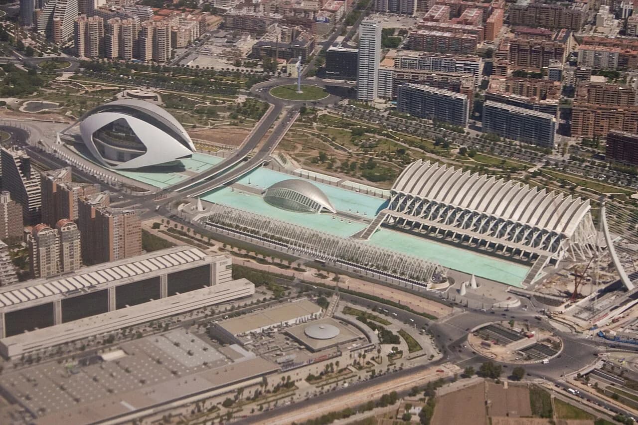 Valencia Neighborhoods Guide: Where to Stay, Live, or Invest in 2026