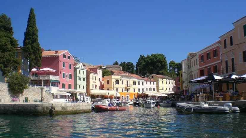 Veli Bej Bath Visitor Guide: 7 Things to Know Before You Go