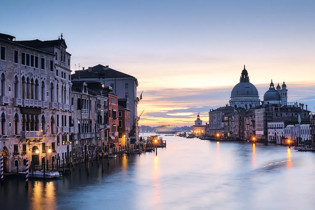 Understanding the Venetian Bacaro and Cicchetti Tradition in Venice