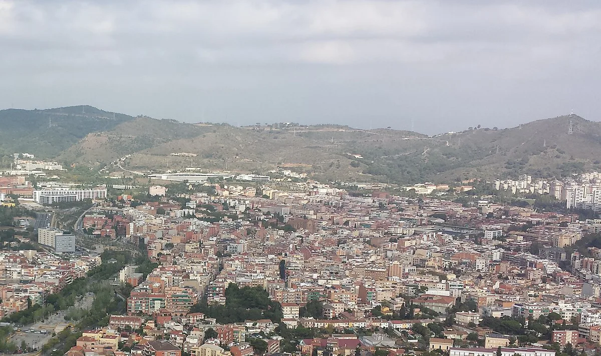 (Horta) Barri d'Horta des del Turó de la Rovira (cropped) — 1