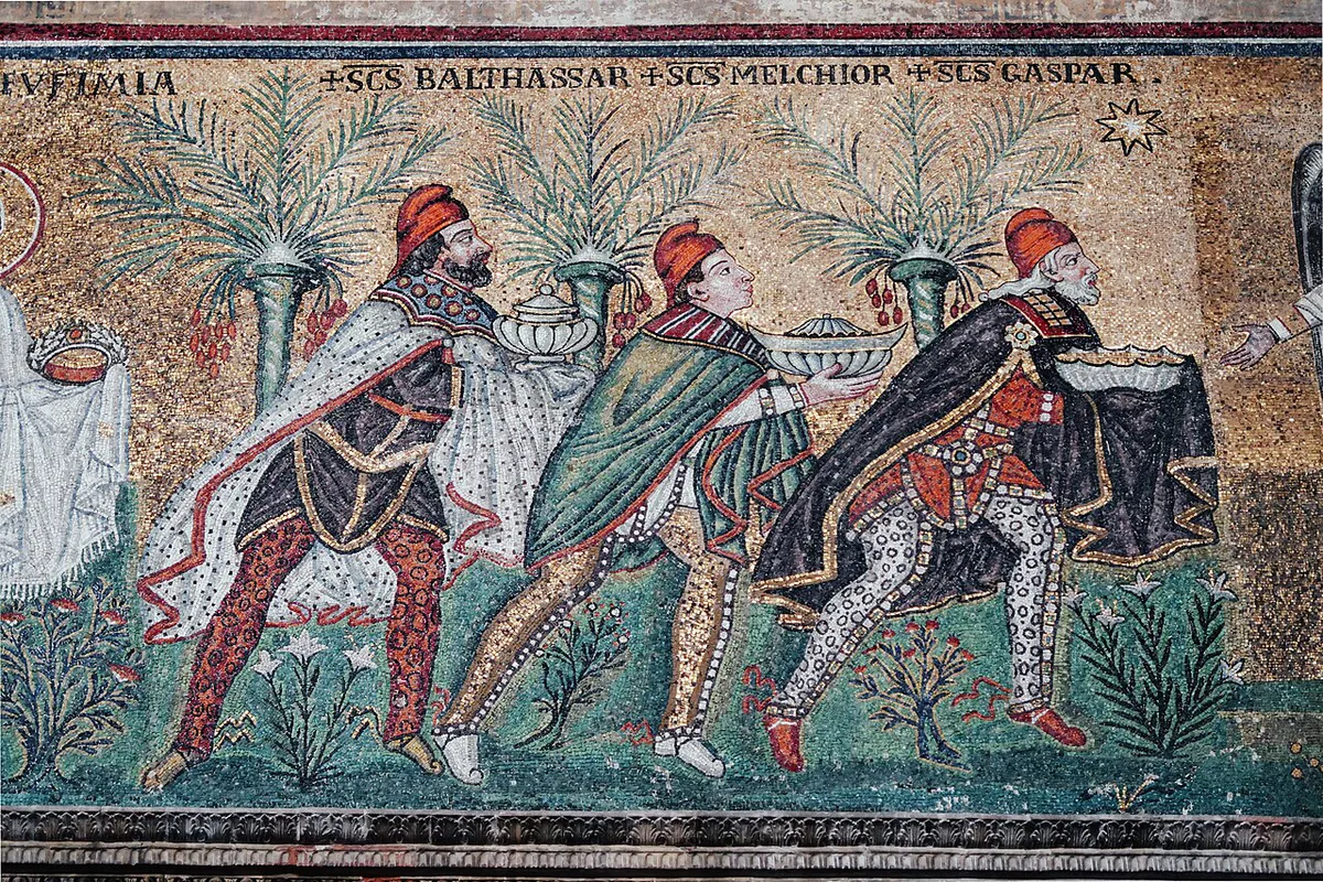 Los Reyes Magos en un mosaico bizantino de Ravenna (Italia) — 2