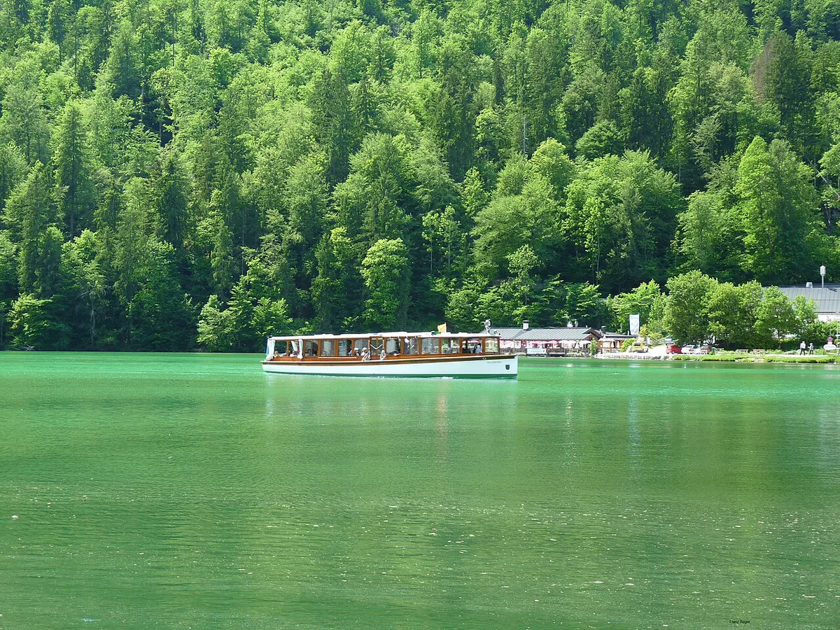 Electric excursion boat crossing the turquoise water of Königssee near Berchtesgaden — 2