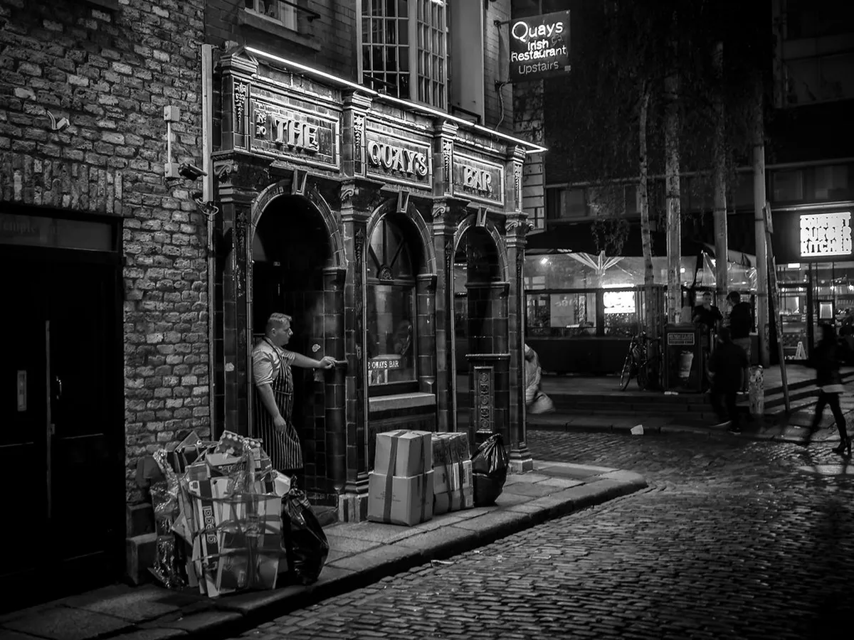 10 Best Traditional Pubs in Dublin — a scene in Dublin