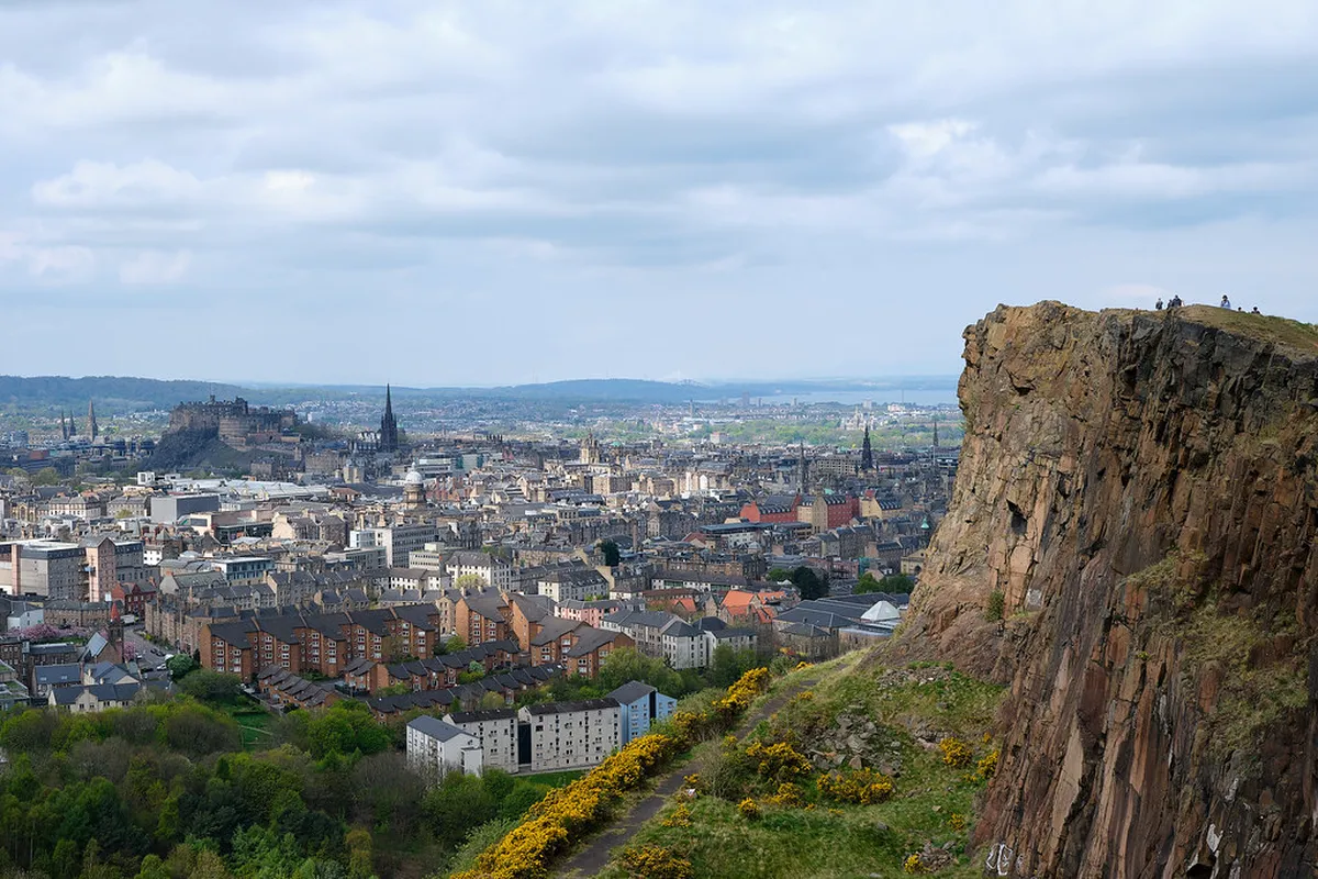 The 9 Best Viewpoints in Edinburgh — a scene in Edinburgh