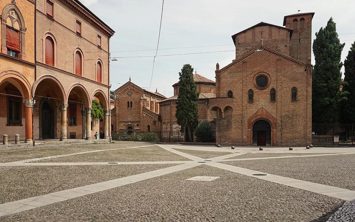 Piazza Santo Stefano (east 1) — 1