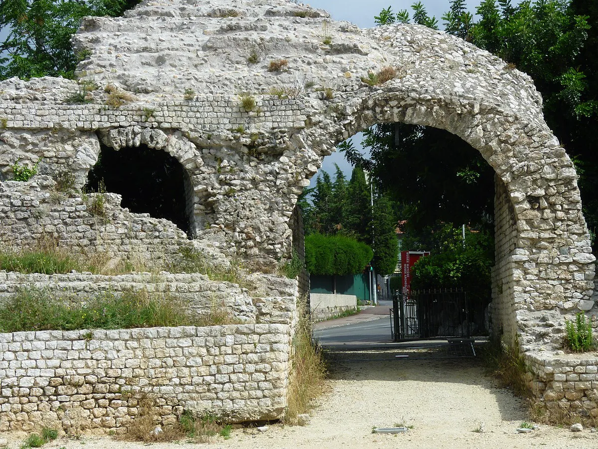 Ancient Roman amphitheater ruins in the Arènes de Cimiez park in Nice — 2
