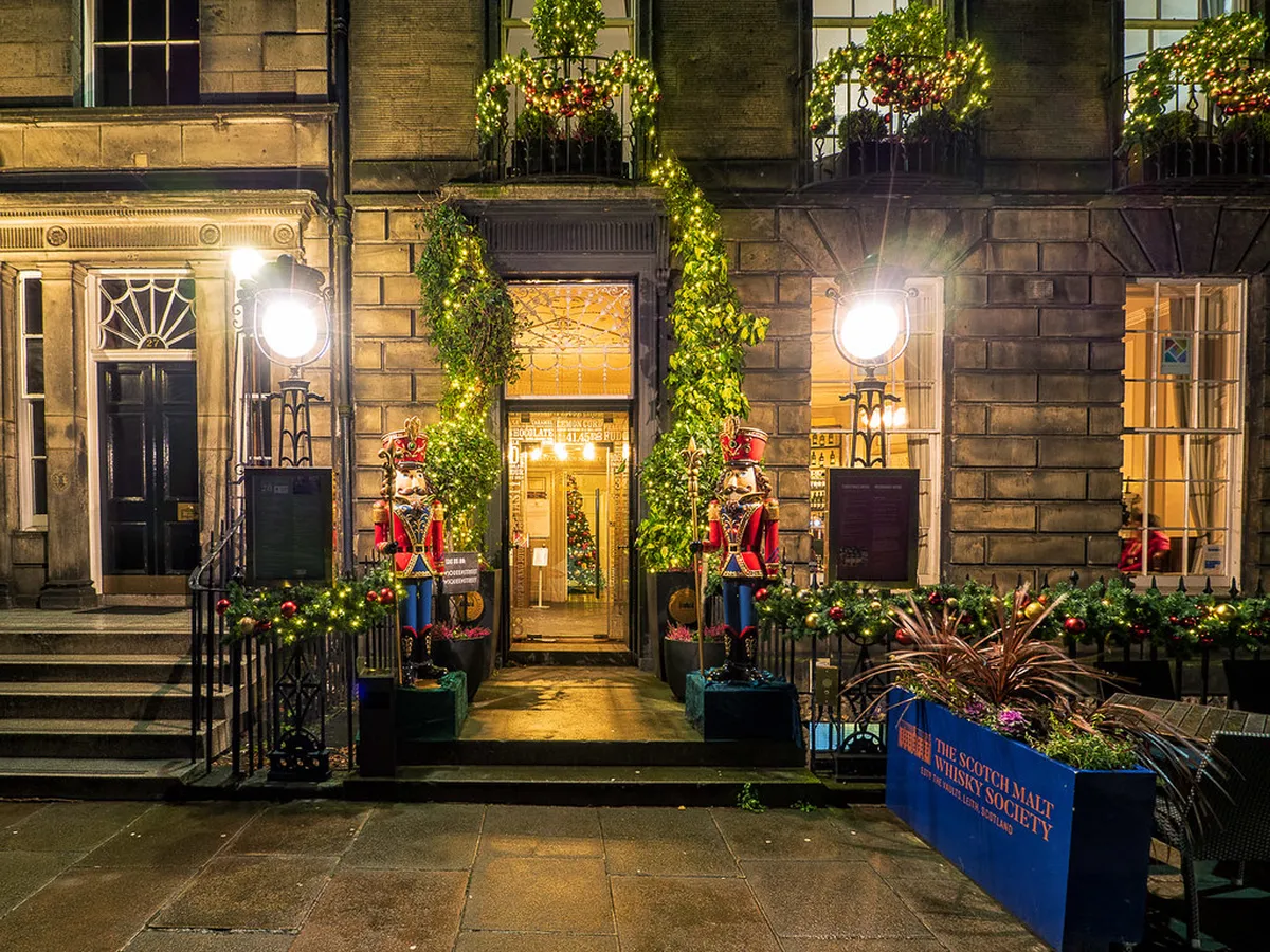 Pairing Your Visit with the Sheep Heid Inn and Arthur's Seat in Edinburgh