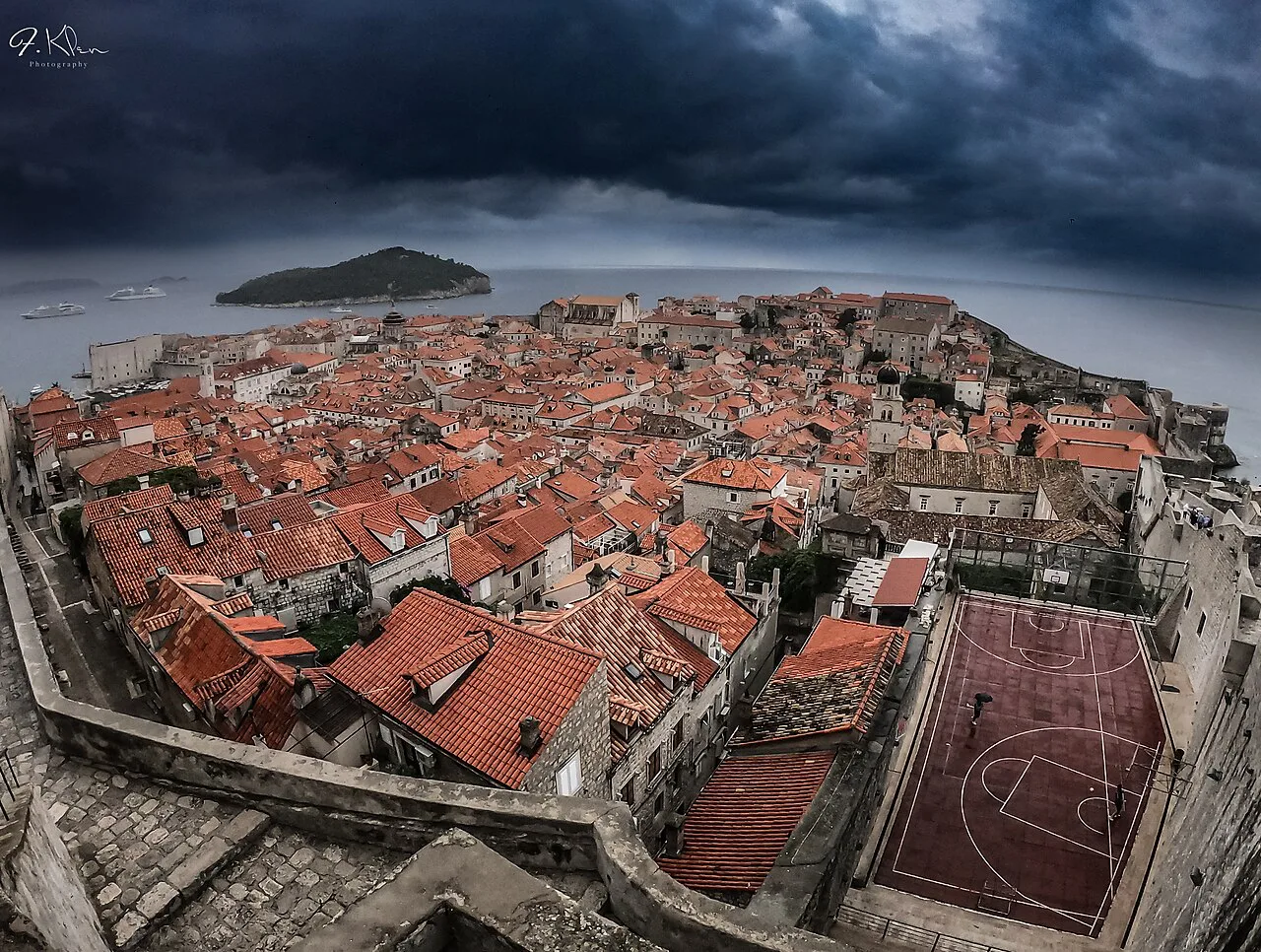 Dubrovnik Neighborhoods Guide 2026: Where to Stay by Area | Yondli