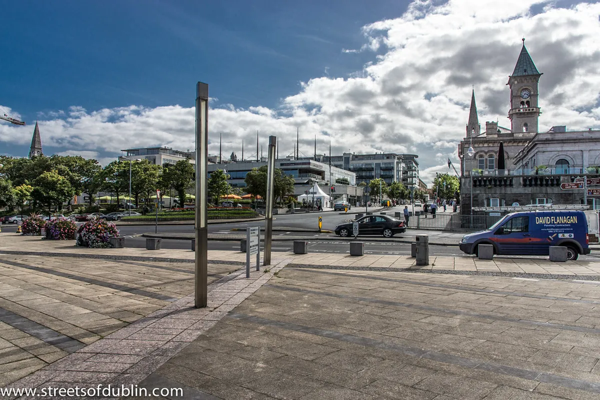 Getting to Dún Laoghaire From Dublin — a scene in Dublin
