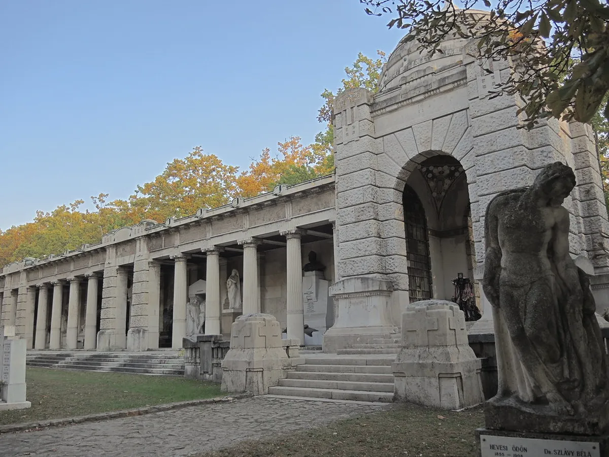 Fiumei Road Cemetery