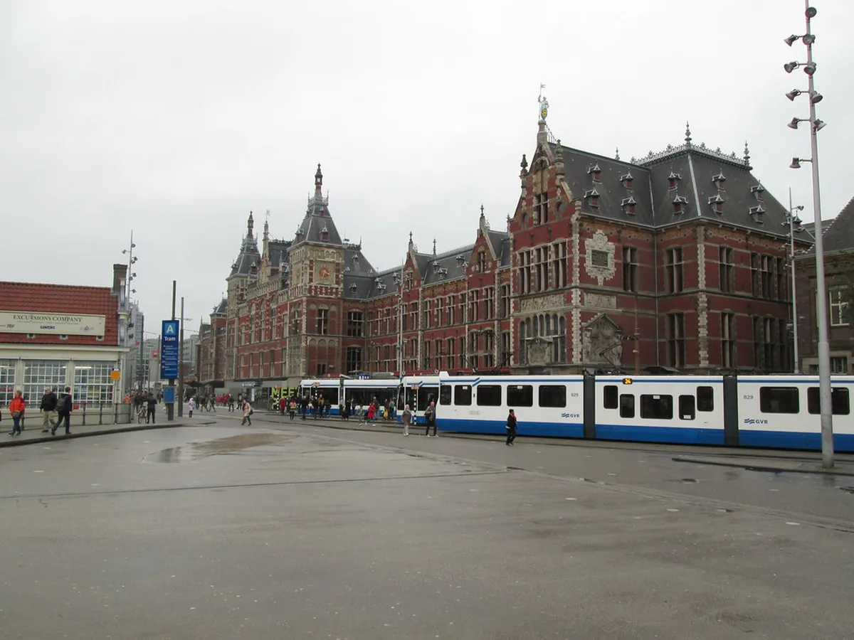 Central Essential Navigating in Amsterdam, the Netherlands