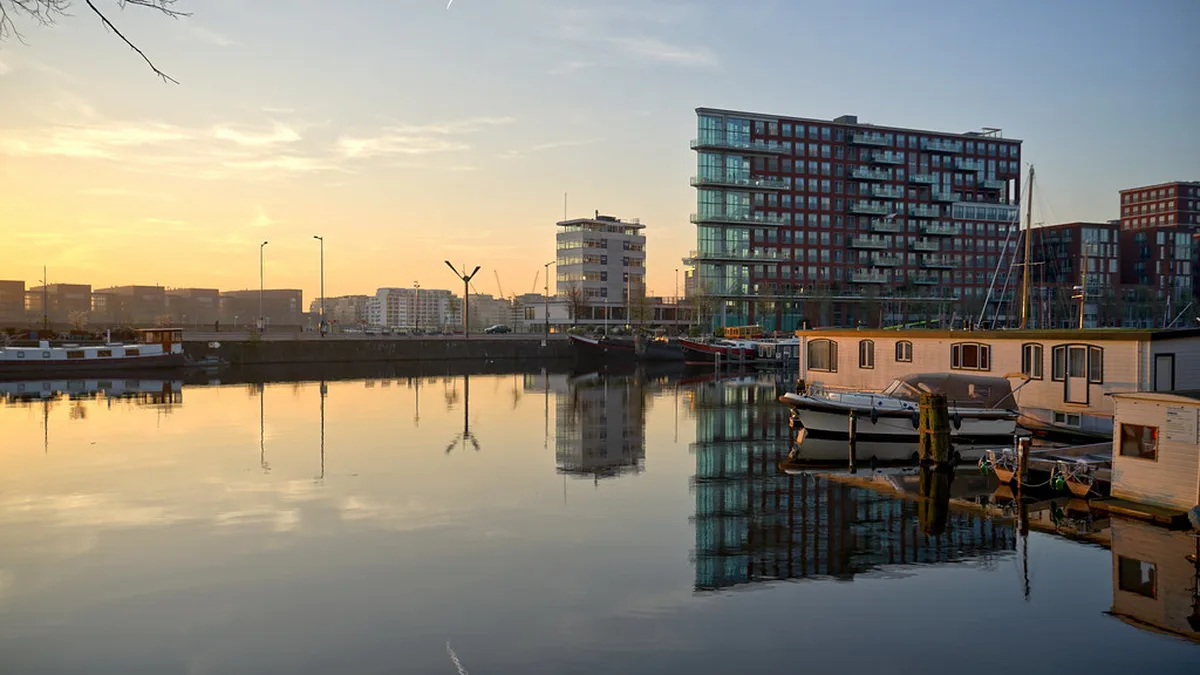 Take Free Scenic in Amsterdam, the Netherlands