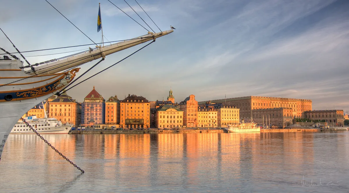 Free panoramic view over Riddarfjärden and Södermalm from the Fjällgatan viewpoint in Stockholm — 2