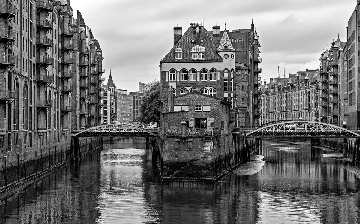Signature Local Dishes to Try in Hamburg