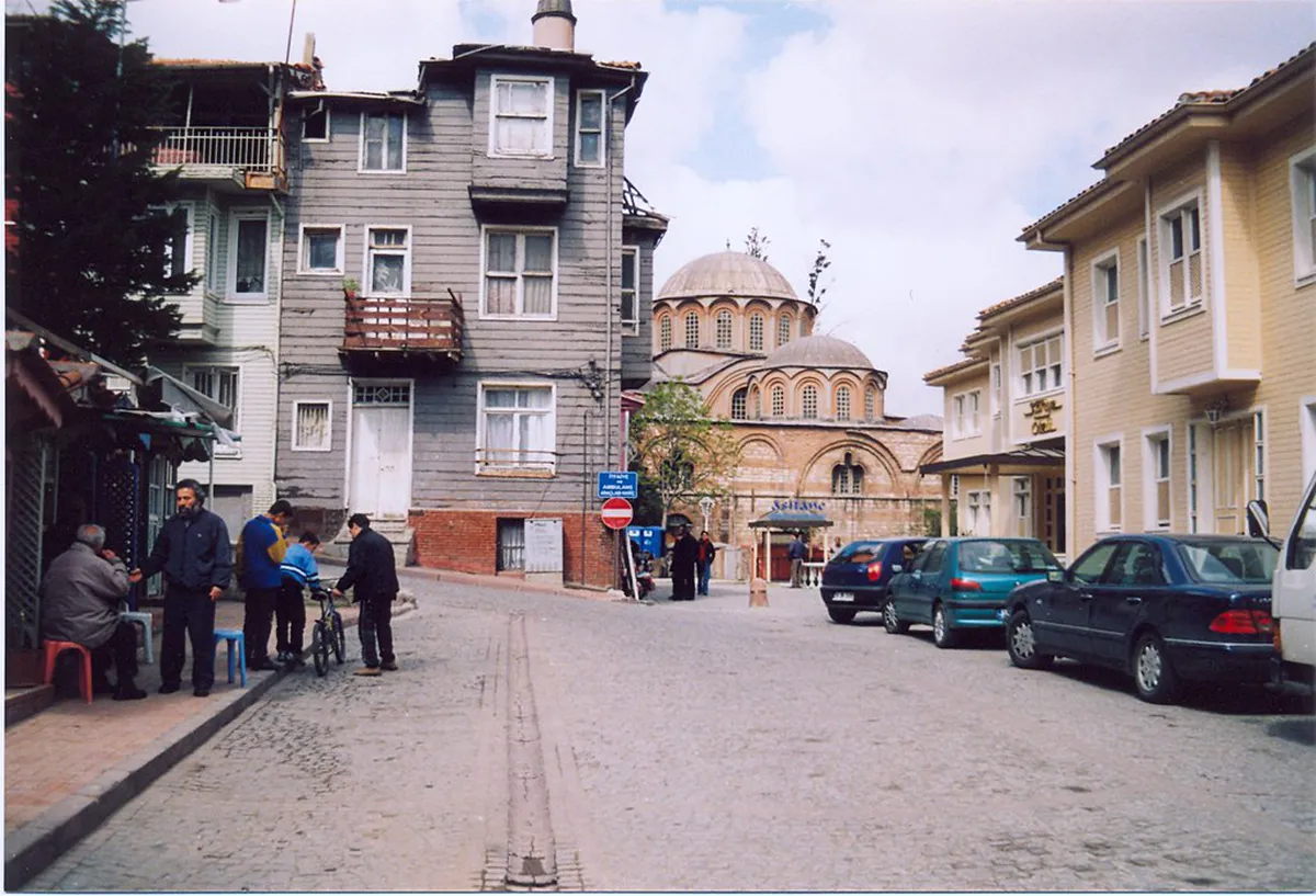 Iconic Istanbul Street Food for Quick, Budget-Friendly Eats