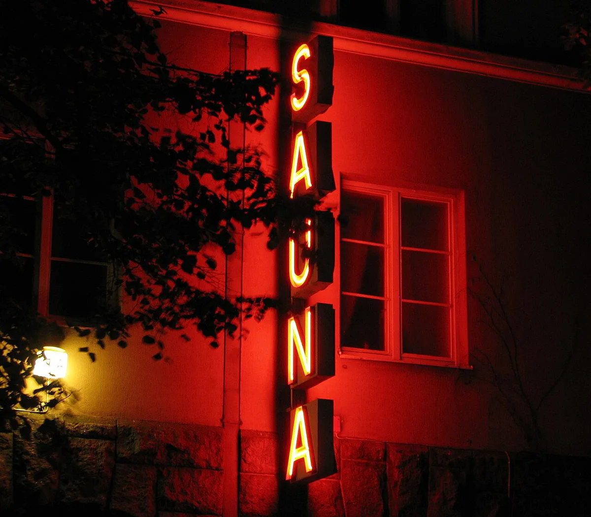 Sauna Kotiharju neon sign — 2
